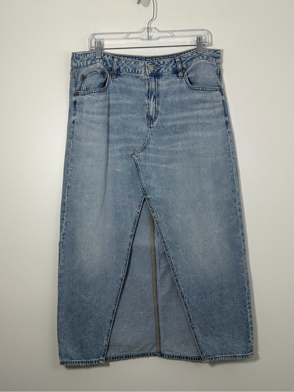 American Eagle Denim Maxi Skirt Women’s Size 14 Light Wash Front Slit Y2K
